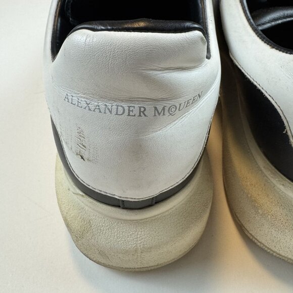 Alexander McQueen Oversized Sneaker - Picture 6 of 11